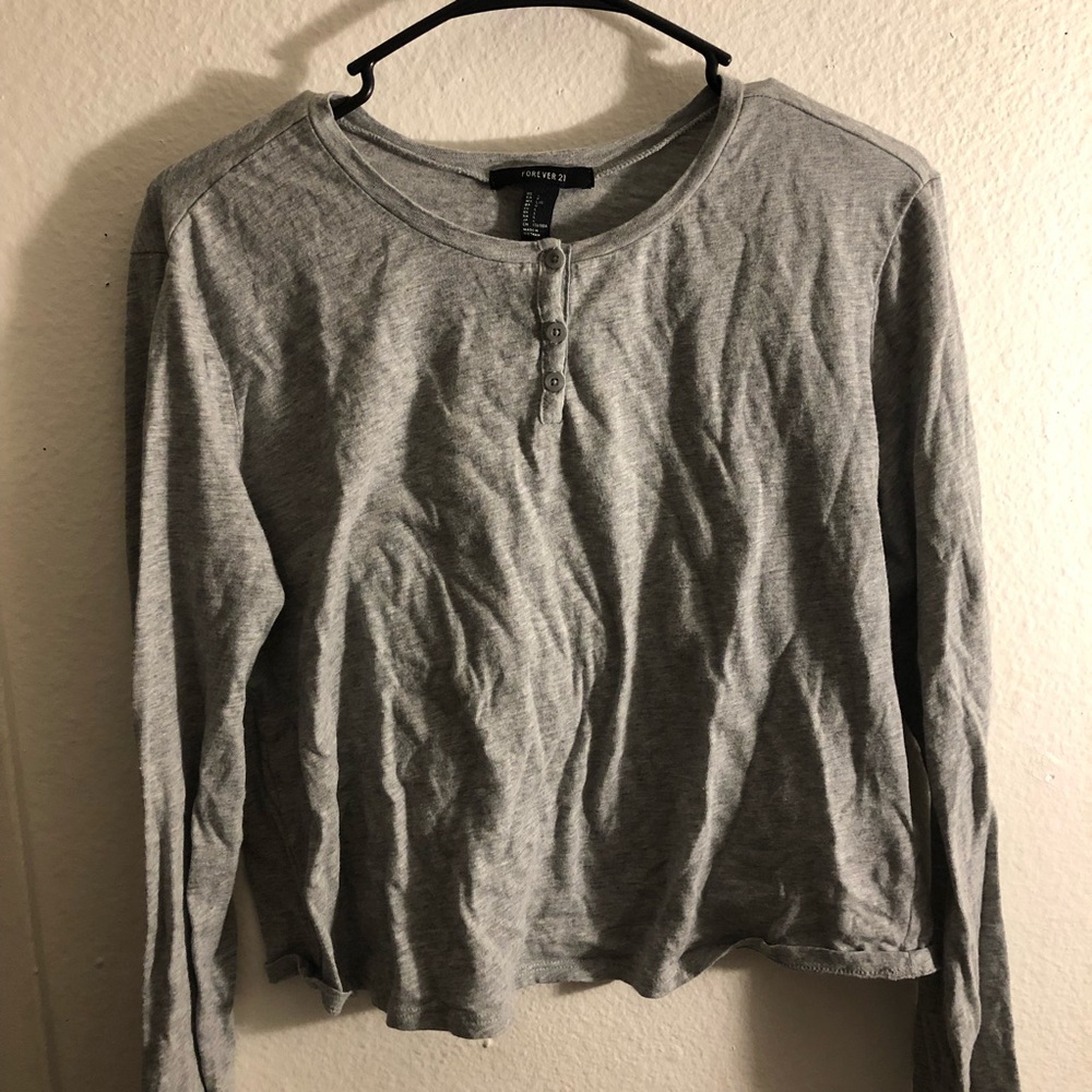 Cropped light gray long sleeve